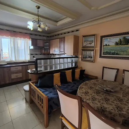 Villa Costa Adeje וילה *