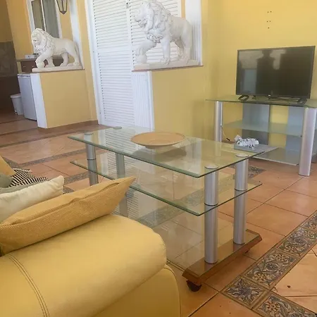 Villa Costa Adeje וילה *