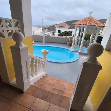 Villa Costa Adeje 빌라 *